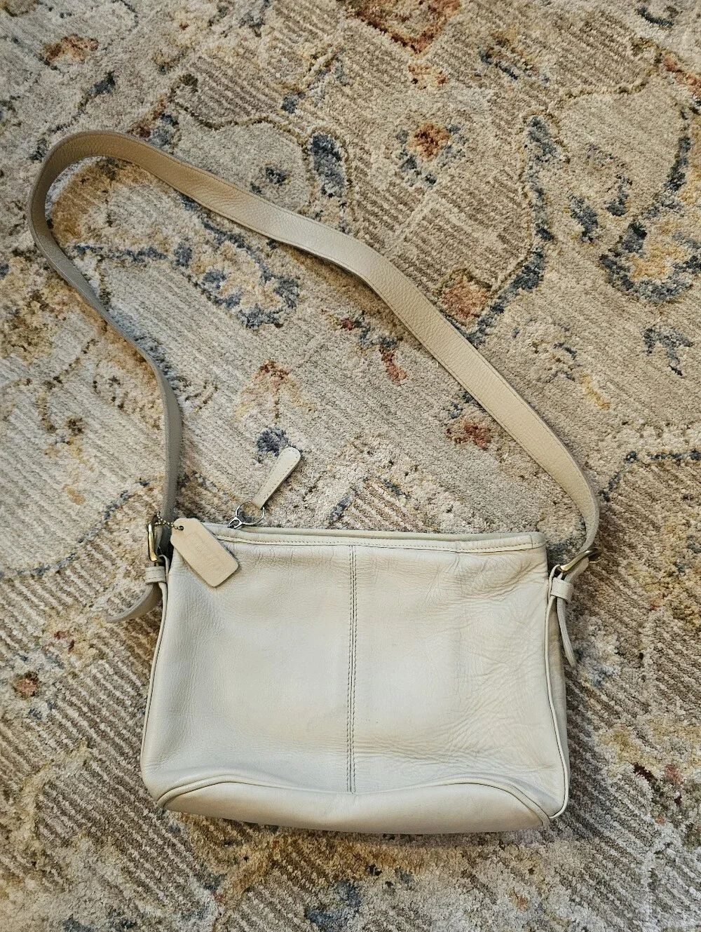 Vintage Coach Women's Leather Crossbody Bag in Light Beige